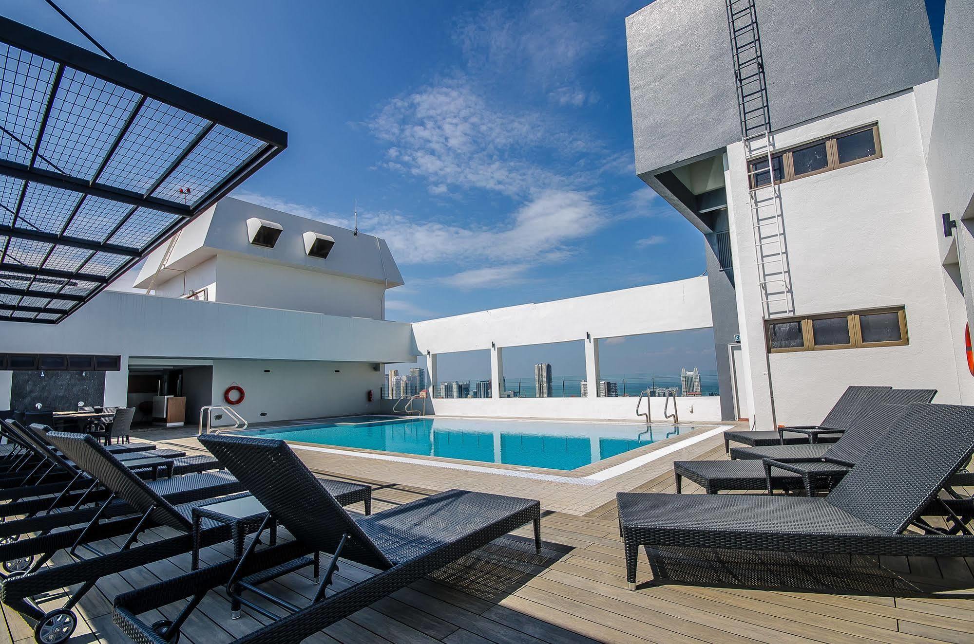 Neo+ Penang Hotel Джордж Таун Екстериор снимка